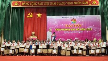 Miza Nghi Sơn tặng quà tuyên dương học sinh xuất sắc tại Đại Hội Cháu Ngoan Bác Hồ Thị xã Nghi Sơn Năm 2023